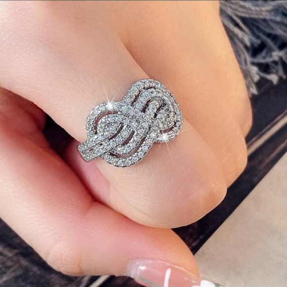 Stylish Twist Design Ring - Picture 3 of 4